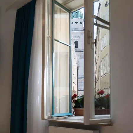 Altstadt-app. Domblick! Apartman *